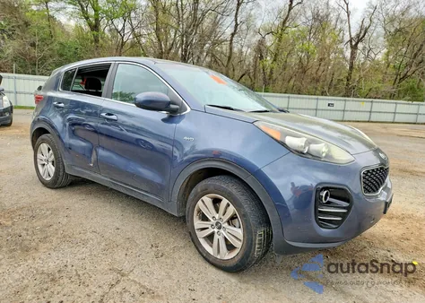 2018 Kia Sportage Lx z USA, uszkodzony, nr VIN KNDPMCAC8J7339563